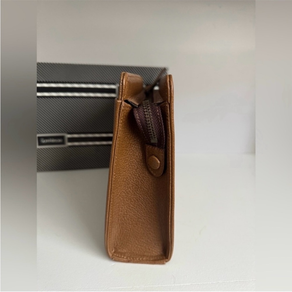 ❌SOLD❌GIANNI VERSACE Deadstock Vintage Warm
Brown Leather Zip Clutch Wristlet - Picture 8 of 11